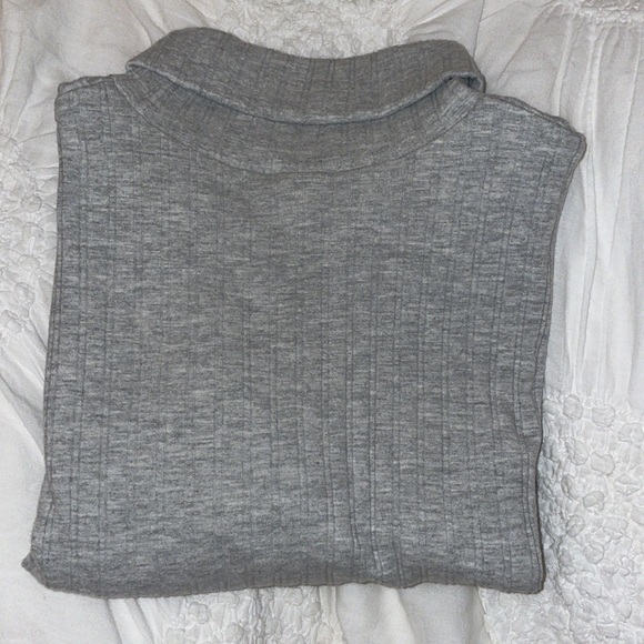 Zara Turtlenecks + The Loft Sweater Bundle - Picture 2 of 4